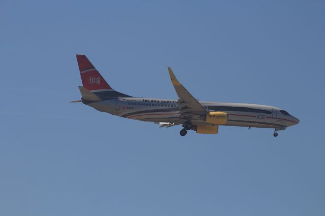 Boeing 737-800 (D-ATUE)