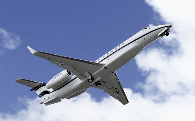 Embraer Legacy 600/650 (LX-TRO)