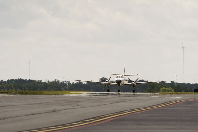 Fairchild Dornier SA-227DC Metro (N424MA) - Metroliner headed to Epps I believe. You guys need another pilot? I need to fly! 