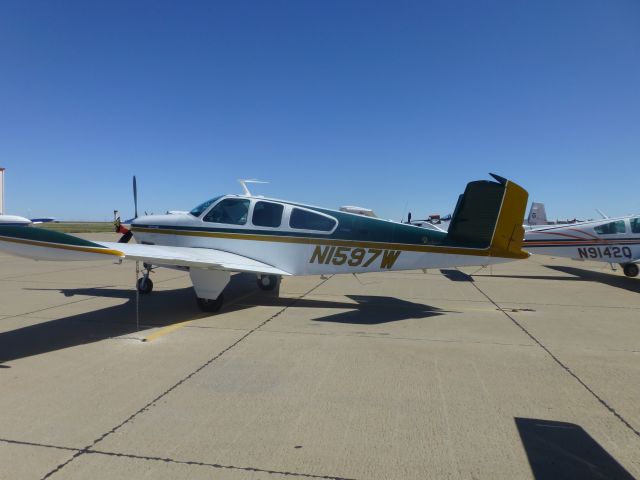 Beechcraft 35 Bonanza (N1597W)