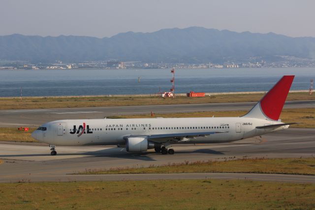 BOEING 767-300 (JA619J)