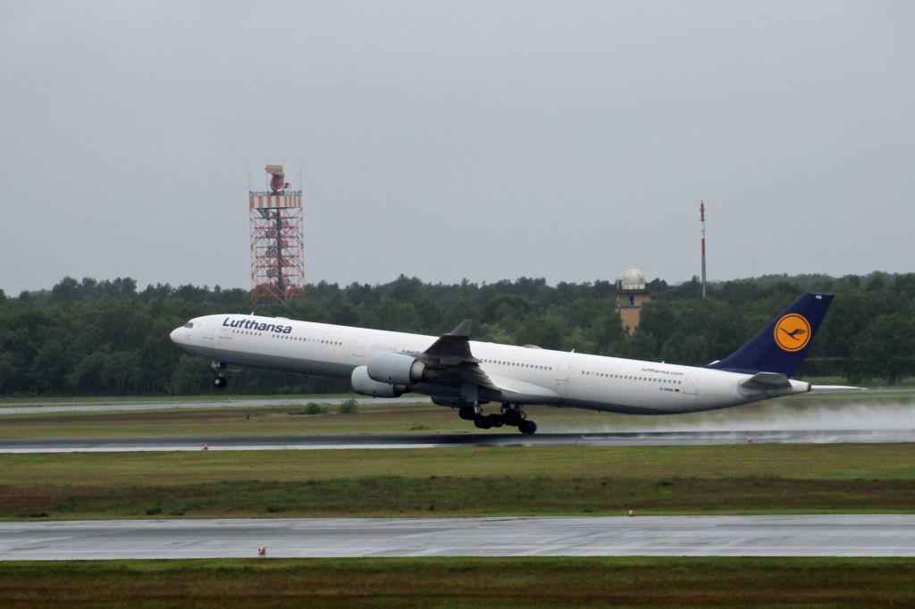 Airbus A340-600 (D-AIHQ)