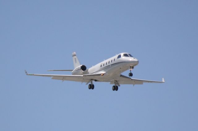 IAI Gulfstream G150 (C-FZCC) - IAI Gulfstream G150 (C-FZCC) on approach to Runway 32 at Sarasota-Bradenton International Airport