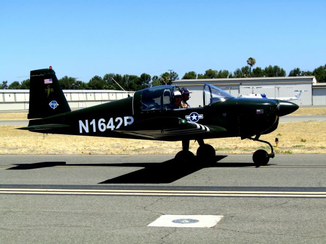 Grumman Tr2 (N1642R) - Taxiing to hangar