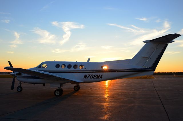 Beechcraft Super King Air 200 (N702MA)