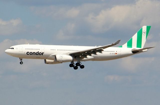 Airbus A330-200 (D-AIYA)