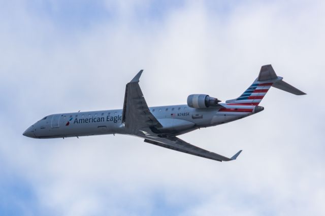 Canadair Regional Jet CRJ-700 (N748SK) - A Southwest Airlines 737-700 taking off from PHX on 2/13/23, the busiest day in PHX history, during the Super Bowl rush. Taken with a Canon R7 and Canon EF 100-400 II L lens.