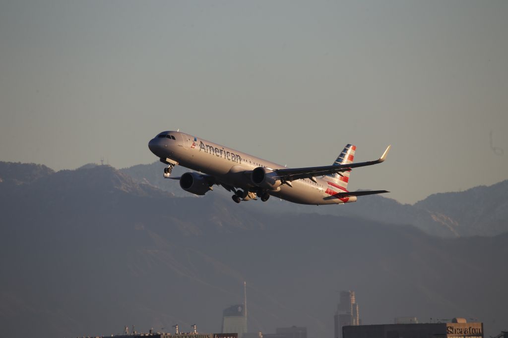 Airbus A321neo (N403AN)