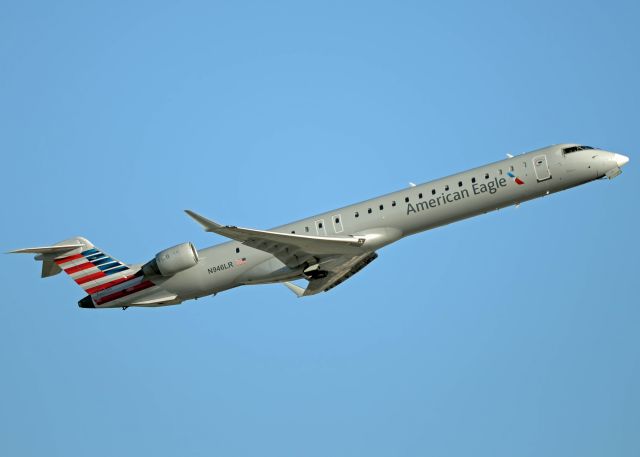 Canadair Regional Jet CRJ-900 (N946LR)