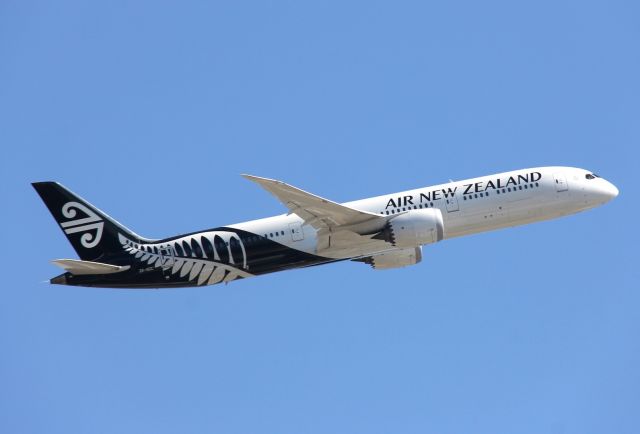 Boeing 787-9 Dreamliner (ZK-NZC) - Photo: 18.08.2016