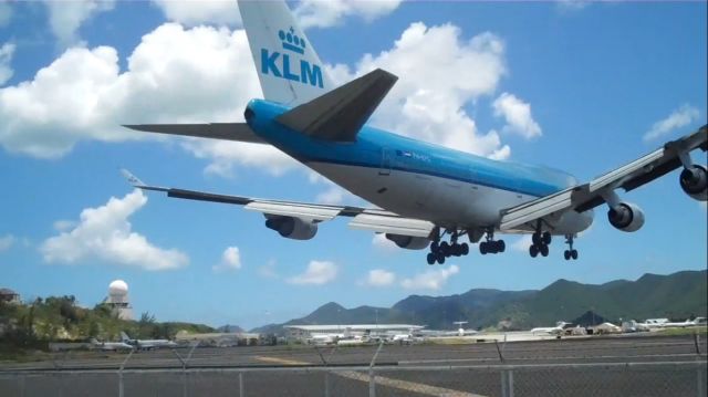 Boeing 747-400 (PH-BFG) - KLM 747 on final approach at St. Maarten Airport (TNCM/SXM).