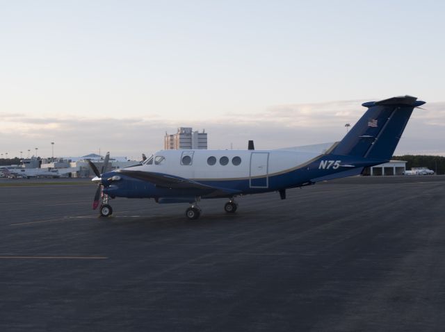 Beechcraft Super King Air 300 (N75) - 3 OCT 2016.