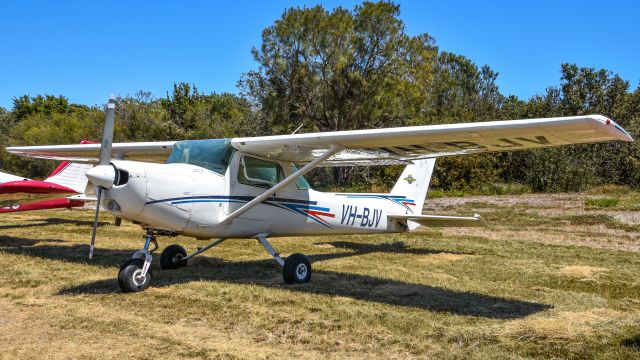 Cessna 152 (VH-BJV)