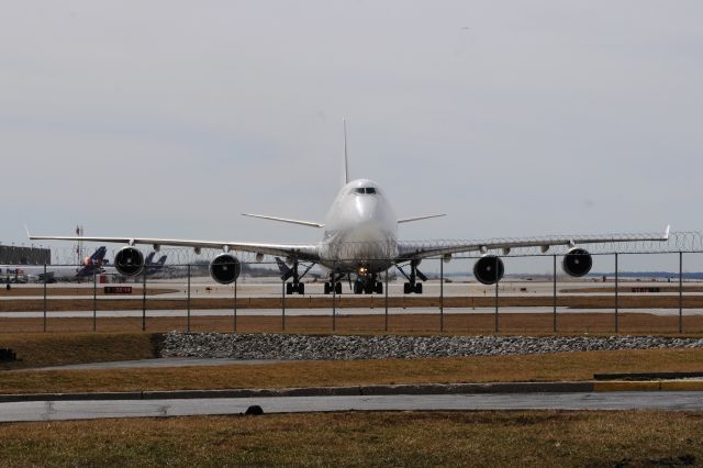 Boeing 747-400 (N903AR)