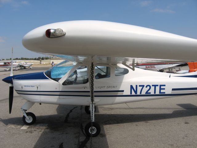 Cessna Skyhawk (N72TE) - PARKED AT FULLERTON