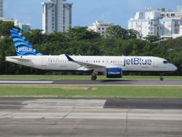 Airbus A220-300 (N3195J)