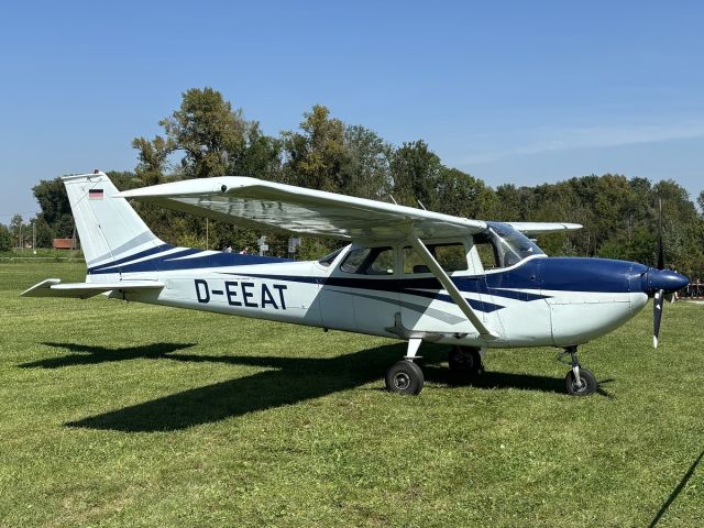 Cessna Skyhawk (D-EEAT) - Taken during the annual autumn air show at Moosburg 07.09.2024