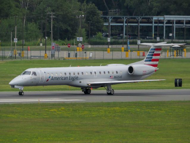 Embraer ERJ-145 (N625AE) - American (Piedmont) taking off to PHL on (7/22/20) Taken from the new parking garage. 