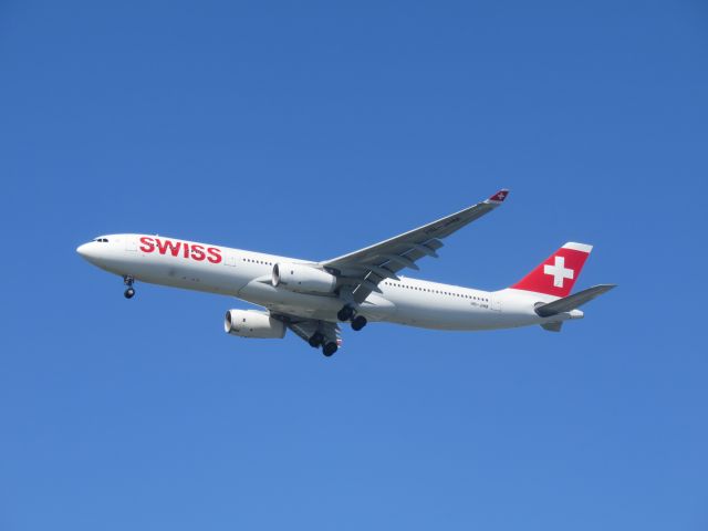 Airbus A330-300 (HB-JHM) - The Swiss A330 landing on JFKs runway 31R!