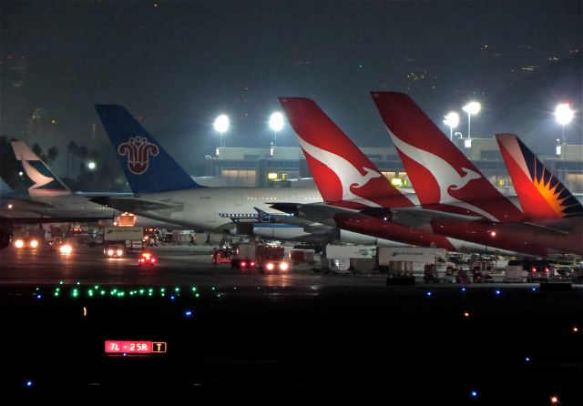 Airbus A380-800 (B-6136)