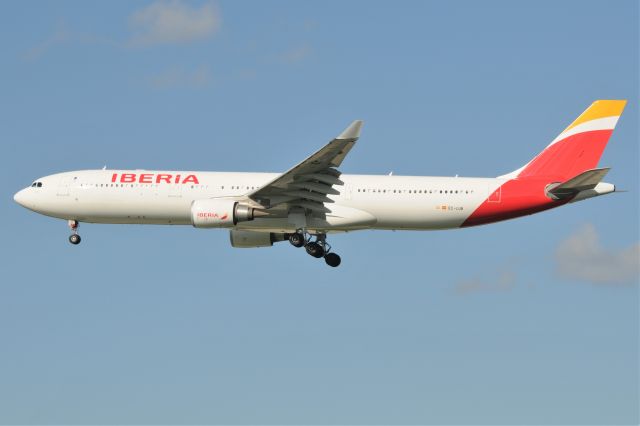 Airbus A330-300 (EC-LUB)