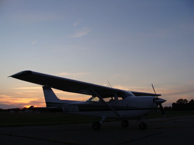 Cessna Skylane (N758CM)