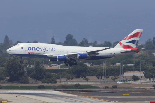 Boeing 747-400 (G-BNLI)