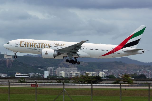 Boeing 777-200 (A6-EWH)