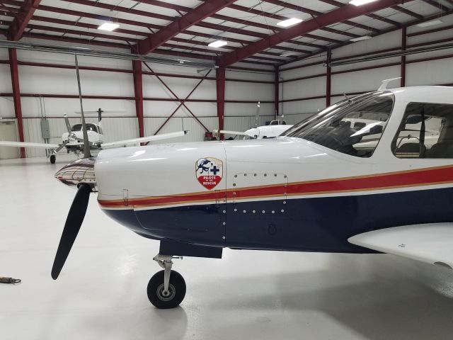 Piper Saratoga (N976WB)