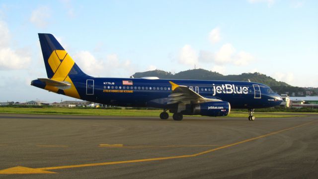 Airbus A320 (N775JB)