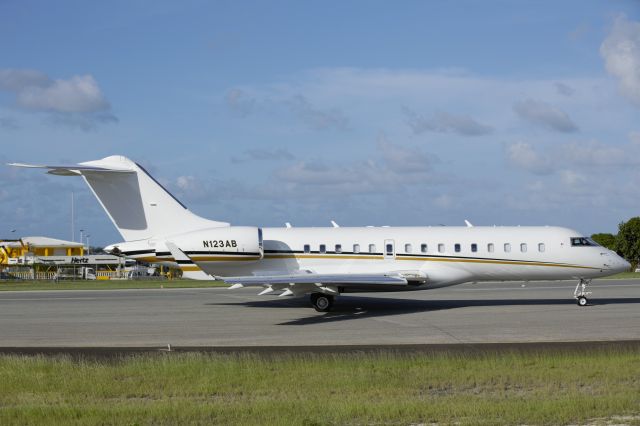 Bombardier Global Express (N123AB)