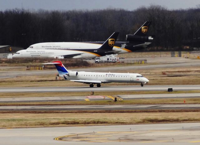 Canadair Regional Jet CRJ-700 —