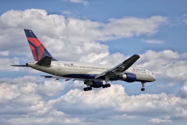 Boeing 757-200 (N679DA) - A Boeing 757-200 operated by Delta arrives at KDCA in from KSLC 20190910.br /br /Contact photographer for reproduction(s)