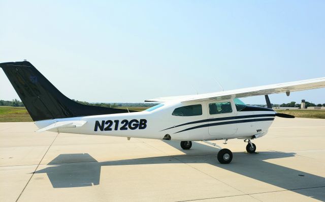 Cessna Centurion (N212GB) - 08-07-21