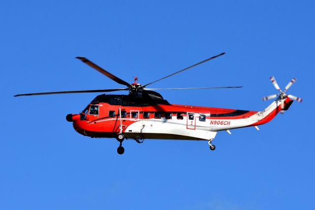 Sikorsky Sea King (N906CH)