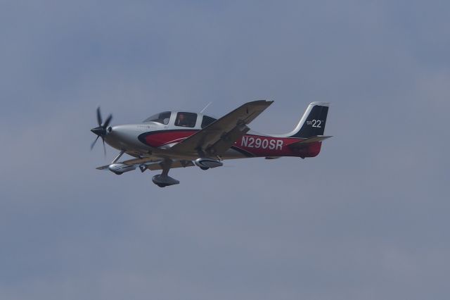 Cirrus SR-22 (N290SR)