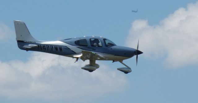 Cirrus SR-22 (N477WW) - On final is this 2019 Cirrus SR22 in the Summer of 2020.