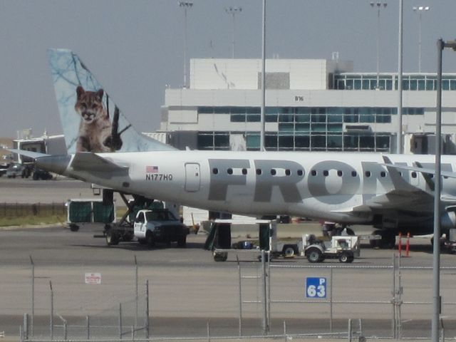 Embraer ERJ-190 (N177HQ)