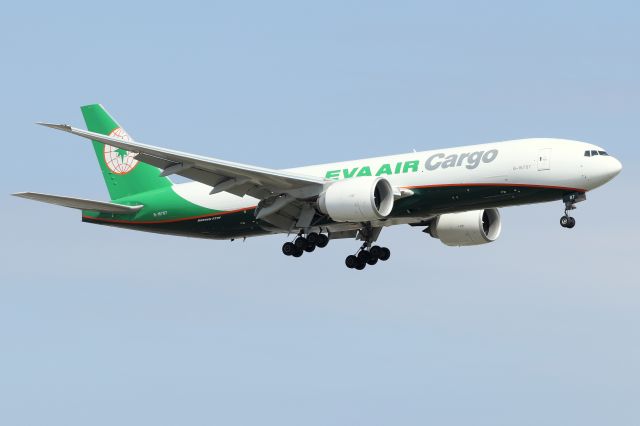 Boeing 777 (B-16787) - 'EVA 626' arriving from Taipei via Anchorage