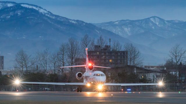 AMERICAN AIRCRAFT Falcon XP (VQ-BVS) - Privatair / Dassault Falcon 7X [FALC]br /Dec.23.2015 Hakodate Airport [HKD/RJCH] JAPAN