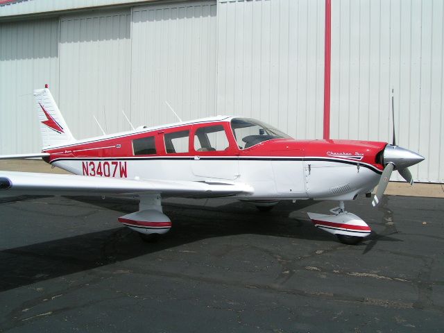 Piper Saratoga (N3407W) - The nicest Cherokee 6-260 on the planet. Dual GNS530W GTX327 GMA340 Stec 55X preselect Strikefinder JPI 700 monitor..Interior leather 5/08. Paint 9/10 like you see it. VERY NICE