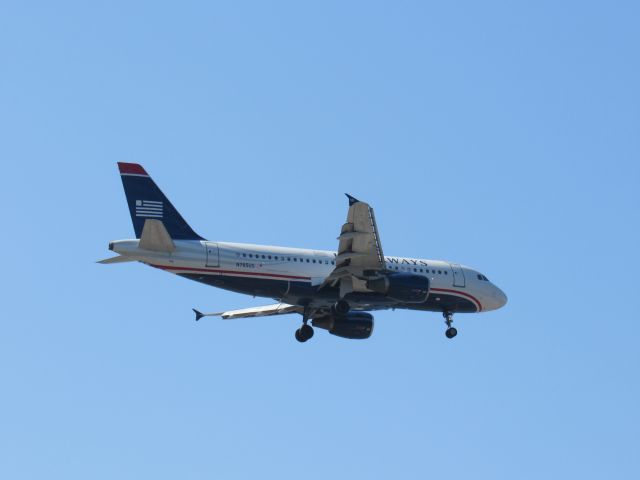 Airbus A319 (N765US)