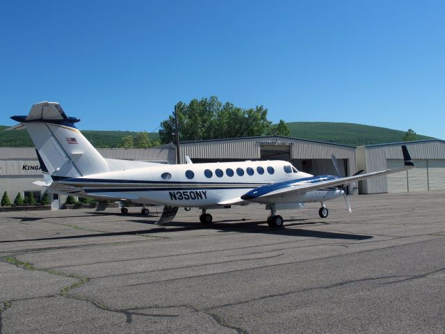 Beechcraft Super King Air 350 (N350NY) - The best of all King Airs.