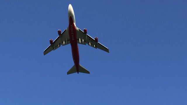 Boeing 747-200 —