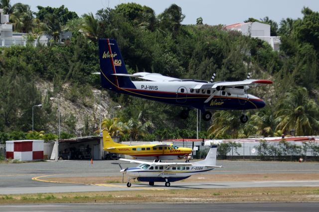 De Havilland Canada Twin Otter (PJ-WIS)