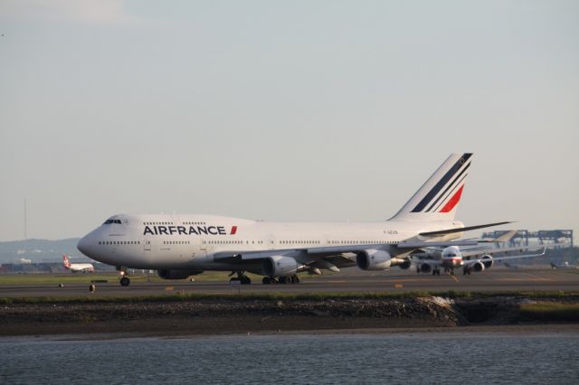 Boeing 747-400 (F-GEXB)