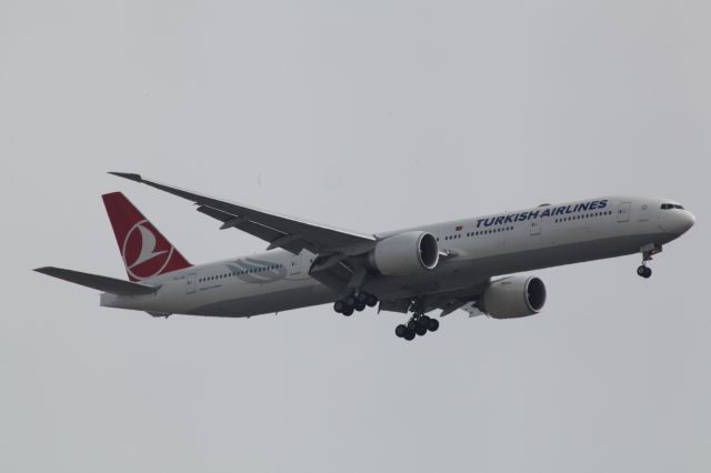 BOEING 777-300ER (TC-JJL)