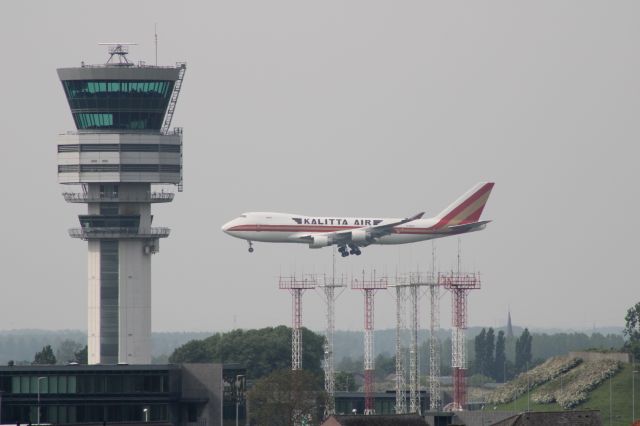 Boeing 747-200 (N706CK) - 25L Spotting platform