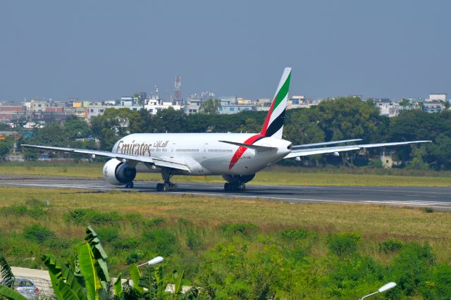 BOEING 777-300 (A6-END) - 22nd Nov., 2013