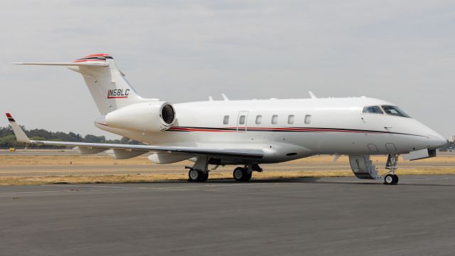 Bombardier Challenger 300 (N58LC)